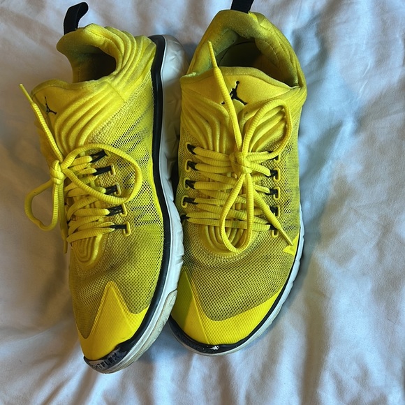 Worn a few times. In good condition - Picture 3 of 3